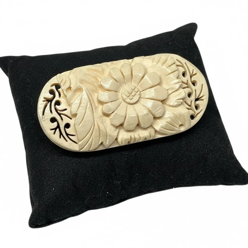 Vintage Hand Carved Bone Floral Brooch Chinese Export Pierced Oval Pin